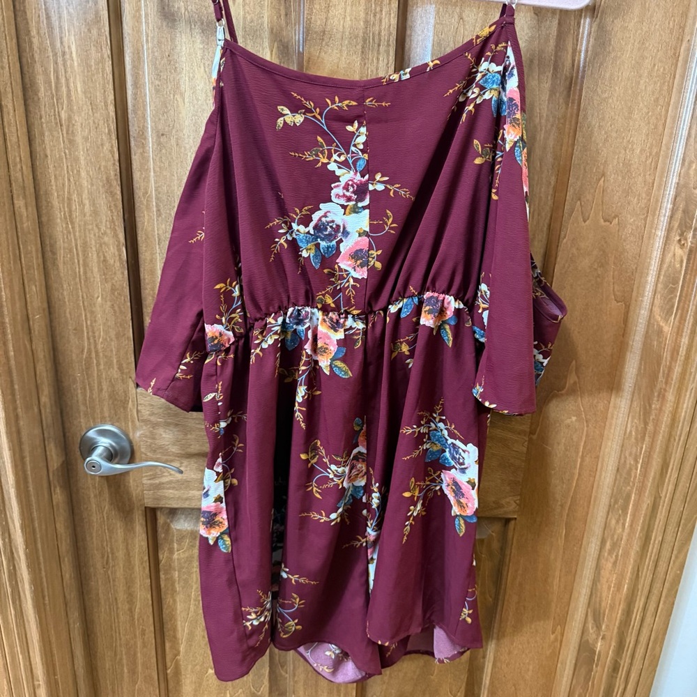 Women’s SHEIN Floral Burgundy Cold Shoulder Romper 1XL - Picture 6 of 6